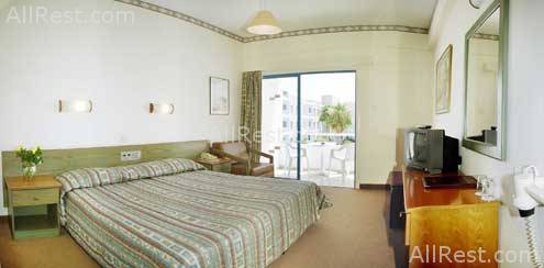 Mayfair Hotel & Apartments 10